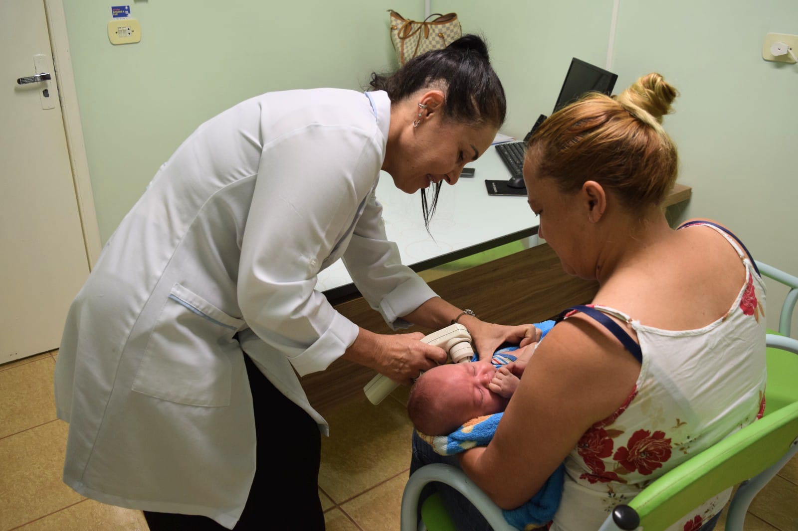 Teste do ouvido para bebês é realizado no São José!