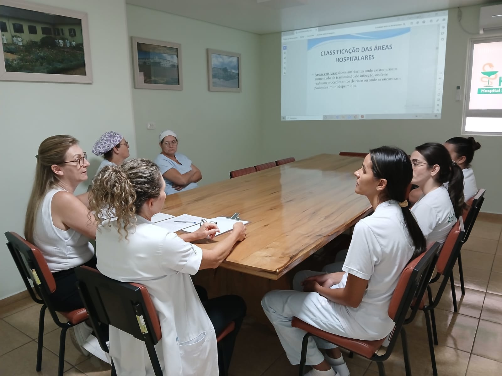 Setores de higienização e lavanderia passam por treinamento