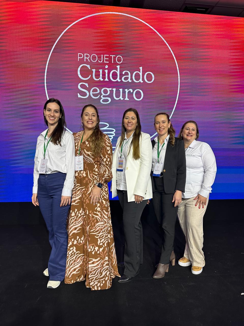 Equipe multidisciplinar do HSJ participa de sessão de Aprendizagem Presencial do Projeto Cuidado Seguro.