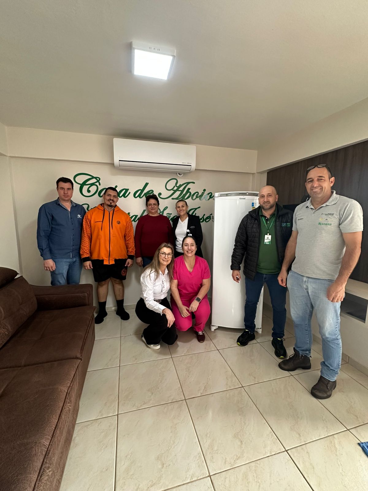 Solidariedade: Casa de Apoio do Hospital São José recebe doação de geladeira nova