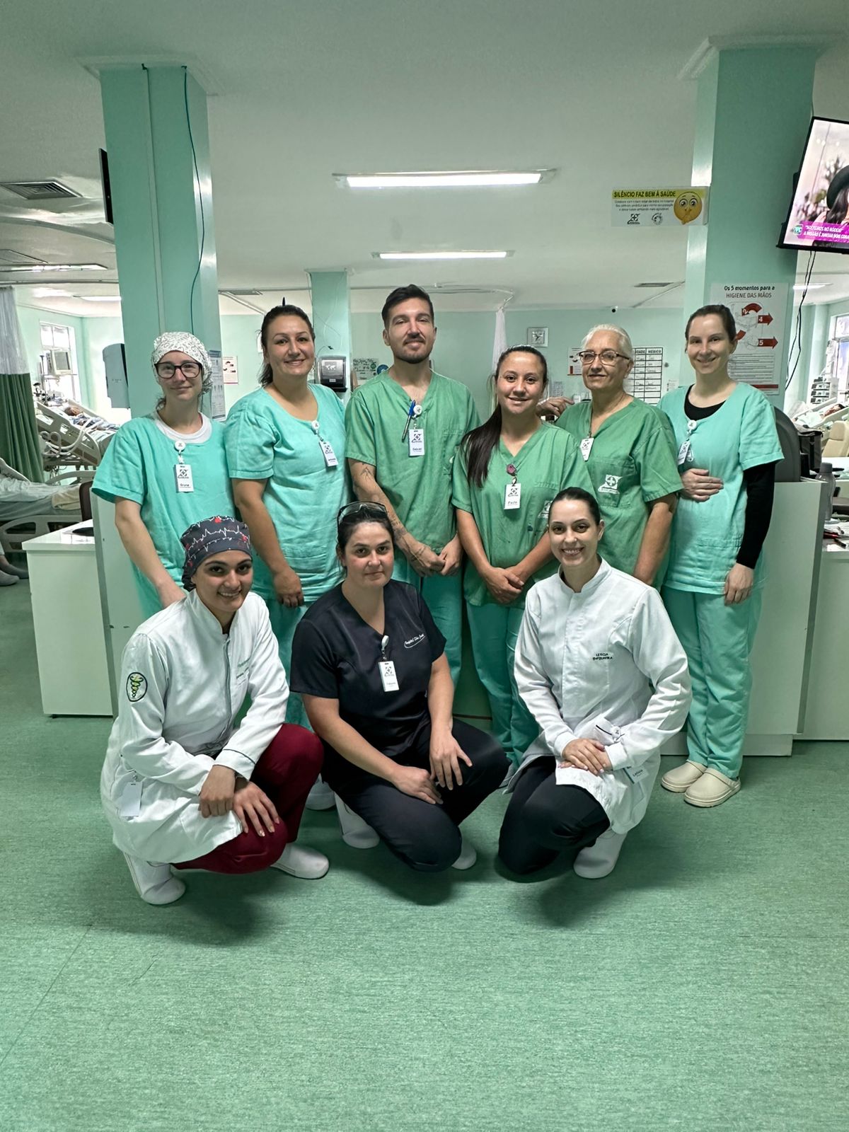 Cuidado que previne, conhecimento que transforma: equipe da UTI participa de treinamento