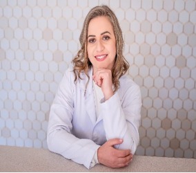 Fisioterapeuta palestra para colaboradores do hospital de Maravilha
